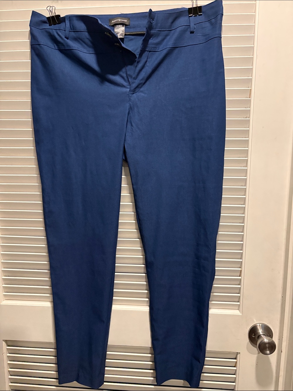 Ashley Stewart Cropped Ankle Pants in Blue
